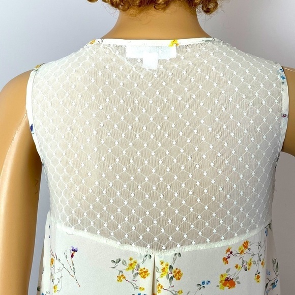 Taylor & Sage Floral Sleeveless Blouse with Lace Neckline – Size XS - Picture 5 of 11